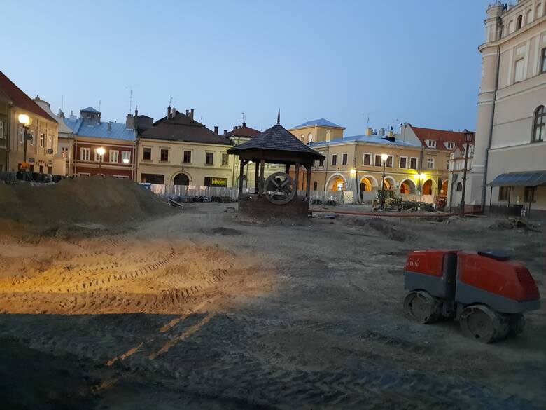 Najnowsze odkrycia archeologów na jarosławskim Rynku [ZDJĘCIA]