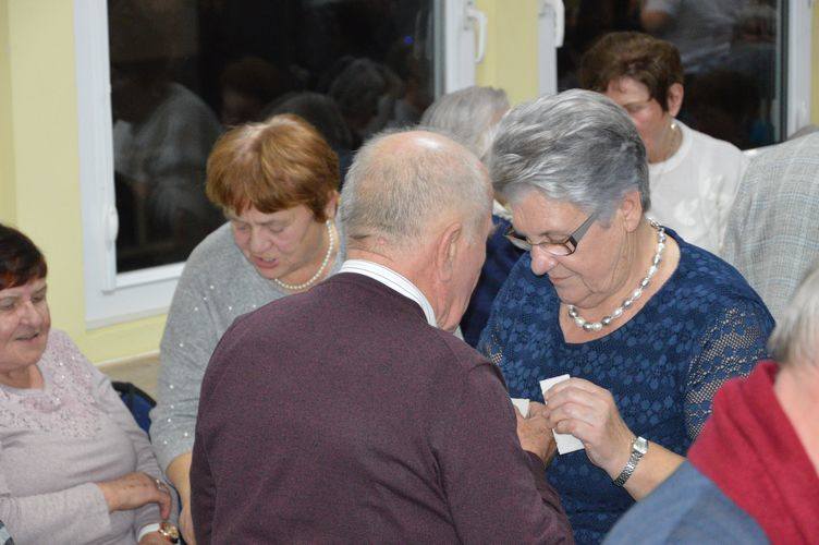Spotkanie wigilijne w Klubie Seniora Zacisze w Skierniewicach [ZDJĘCIA]