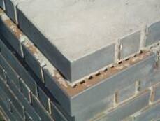 Źle dobrany materiał do budowy komina może się okazać fatalny w skutkach.