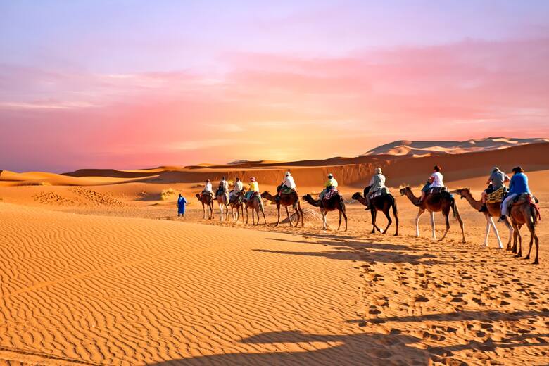 Karawana na pustyni w Maroku