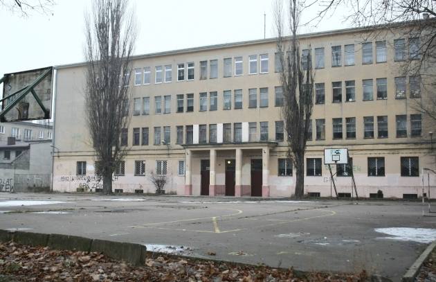 Część uczniów Gimnazjum nr 40 przy ul. Kaliskiej ma przejść do Gimnazjum nr 46, a część do Gimnazjum nr 14.
