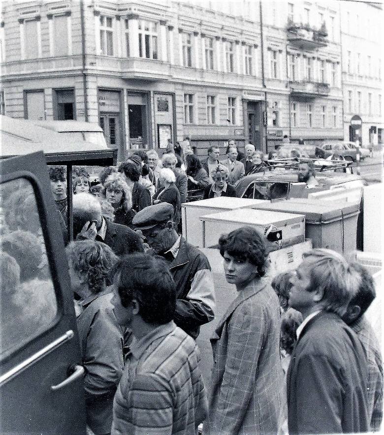 Wrzesień 1990 r., właśnie rzucili lodówki na uliczną sprzedaż na deptaku al. Wojska Polskiego