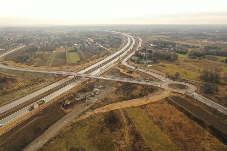 Autostrada A1 pięknie wygląda z drona. W Częstochowie