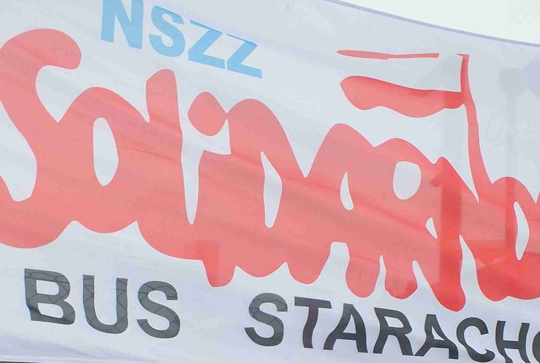 MAN BUS Starachowice. Związkowcy z Solidarności podpisali porozumienie płacowe z zarządem firmy