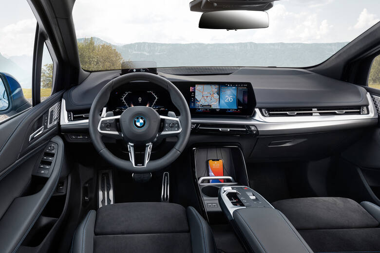 BMW Serii 2 Active Tourer Na początku sprzedaży w lutym 2022 r. dostępne będą cztery warianty z napędem przednim i silnikami o mocy od 136 Km do 218