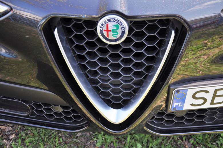 Alfa Romeo Stelvio - testTego segmentu nie wolno lekceważyć, zwłaszcza mając ambicje wbicia się do segmentu premium, a Alfa Romeo zdecydowanie tego pragnie.