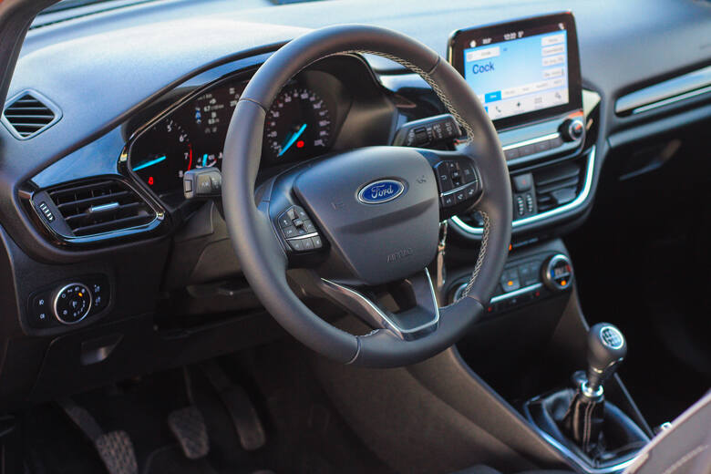 Ford Fiesta 1.0 EcoBoostRewelacyjne właściwości jezdne i wspaniała jakość dźwięku systemu B&O Play to tylko część zalet nowego Forda Fiesty 1.0