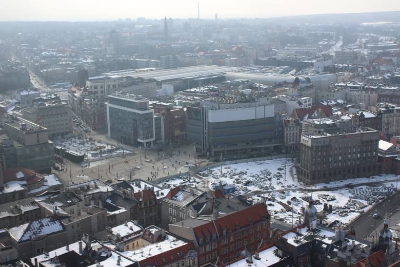 Widok z Altusa na centrum Katowic, luty 2015
