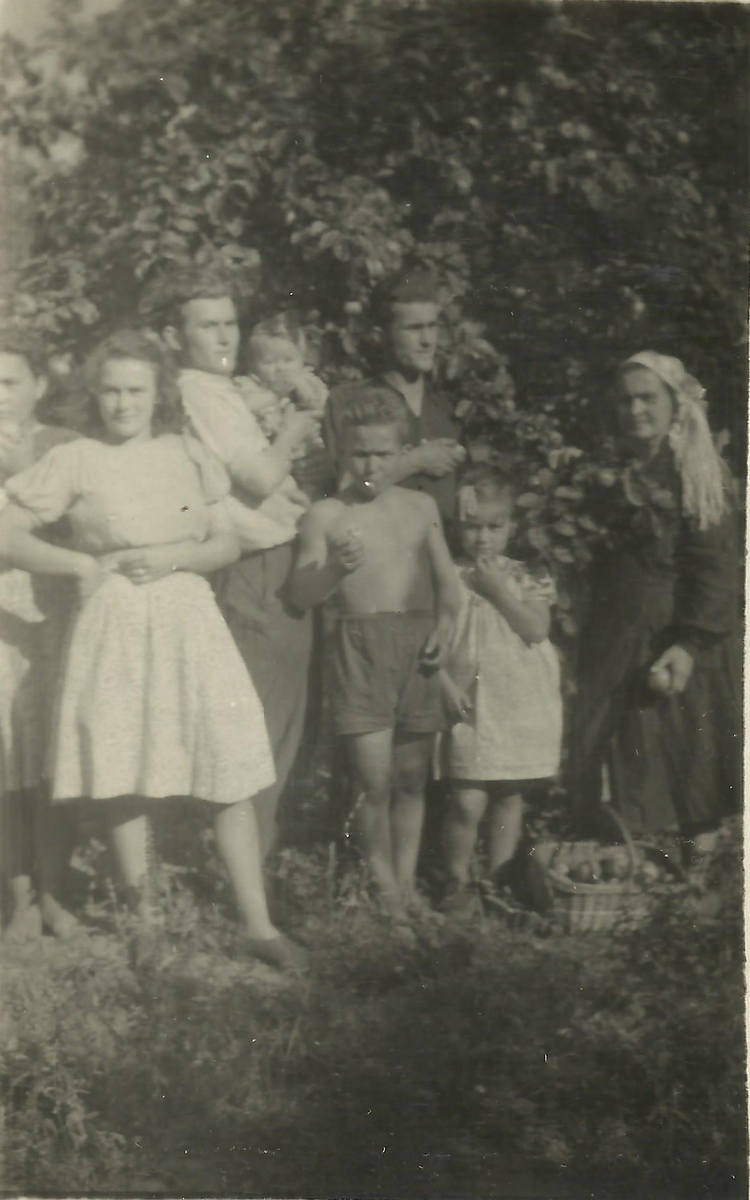 Rodzina w Letnicy rok 1948