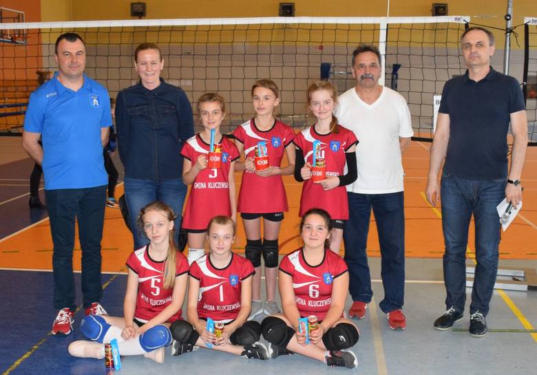 Reprezentacja szkoły z Kluczewska, która rywalizowała w turnieju w Kaliszu