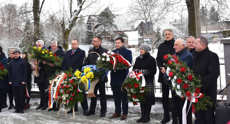 Na cmentarzu w Brzeszczach odbyła się uroczystość upamiętnienia ofiar Marszu Śmierci więźniów niemieckiego obozu Auschwitz-Birkenau