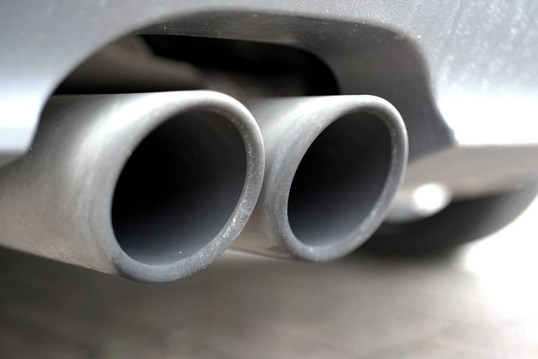 Istotnym źródłem zanieczyszczenia powietrza są spaliny z silników diesla, ale także tych benzynowych.