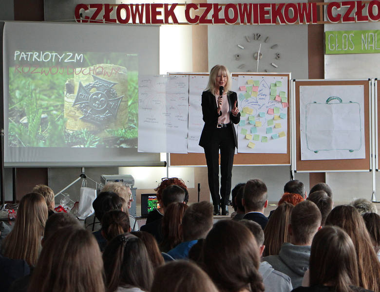 Uczniowie z Grudziądza spotkali się z Anną Marią Wesołowską.