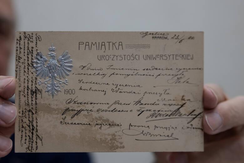 Podczas okupacji wysyłano życzenia z okazji Bożego Narodzenia, pisząc: obyśmy za rok byli w wolnej Polsce. I naklejano znaczek z Hitlerem