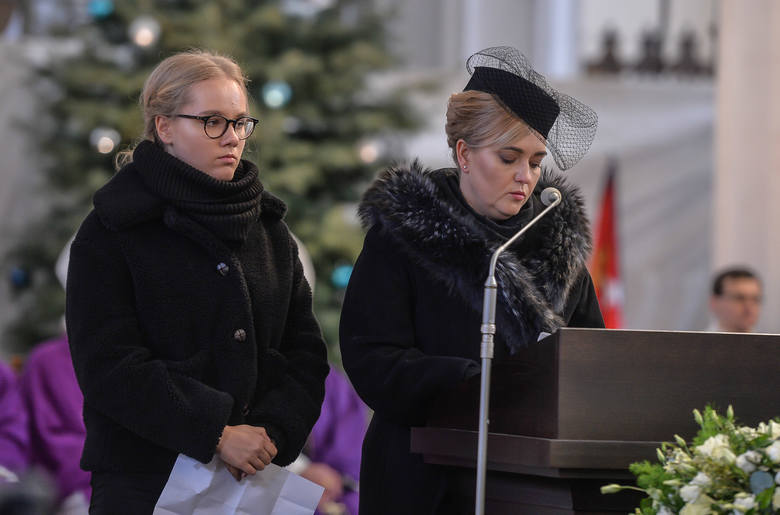 Żona prezydenta Pawła Adamowicza, Magdalena oraz starsza córka, Antonina