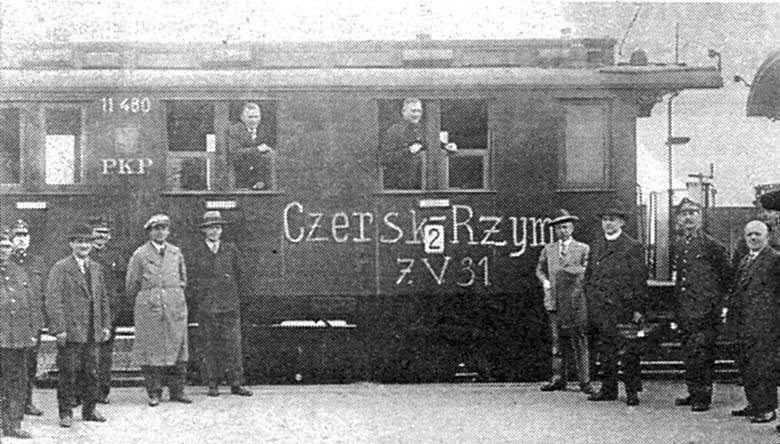 1938 r. pracownicy Poczty Polskiej i Telegrafu z Czerska podczas wycieczki rowerowej do Wiecka. Humory wyśmienite