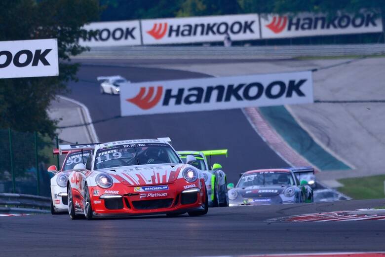 Przed rozpoczęciem finałowej rundy tegorocznego sezonu Porsche Platinum GT3 Cup Challenge Central Europe aż trzech zawodników miało szanse na zdobycie