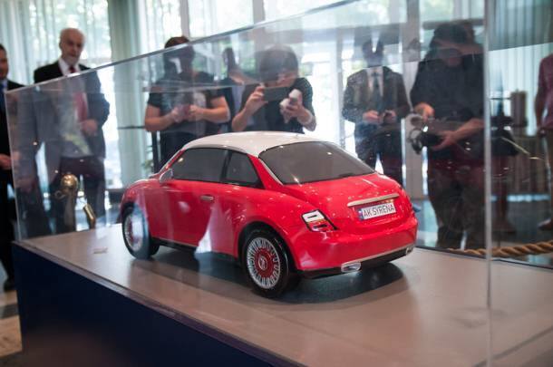 AK Motor Polska i FSO pokazali pierwszy wyskalowany model nowoczesnej AK Syreny Meluzyny. Makieta w skali 1:5 jest także pierwszym, projektem samochodu