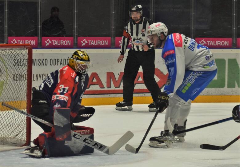 Pierwszy mecz ćwierćfinału hokejowego play-off: Tauron Re-Plast Unia Oświęcim - Energa Toruń 5:0.