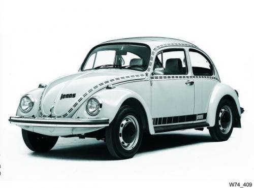Fot. VW: Chociaż główna koncepcja auta pozostała niezmieniona, pojazd nieustannie modernizowano. Na zdjęciu wersja z 1974 r.
