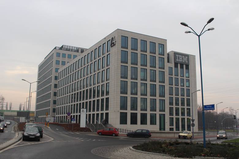 A4 Business Park, 2014 - <br /> <br /> Inwestycja firmy Echo Investment przy ulicy Francuskiej. Ten kompleks będzie się składał z czterech biurowc&oacute;w. Jeden 7-piętrowy biurowiec już tu stoi, działa w nim Centrum Dostarczania Usług IBM, kolejny 10-piętrowy jest na ukończeniu, oba będą miały...