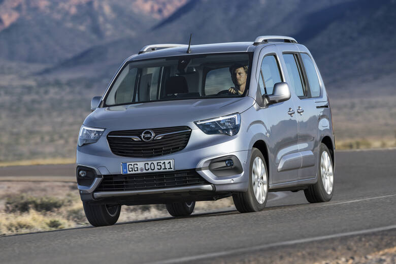 Opel Combo Life Nowy Opel Combo Life wyposażony będzie w silniki benzynowe 1.2 turbo o mocy 110 lub 130 KM oraz wysokoprężny 1.5 o mocy 75, 100 lub 130