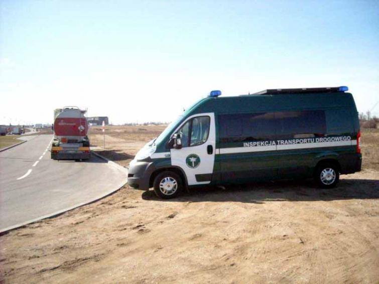 Inspekcja Transportu Drogowego kontroluje przewóz towarów niebezpiecznych