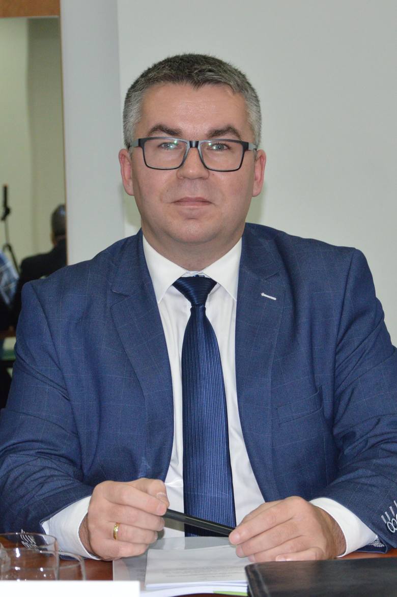 Tomasz Chadamik, radny Rady Miasta Skierniewice, nauczyciel w Szkole Podstawowej nr 2, prezes Oddziału PTTK Szaniec w Skierniewicach