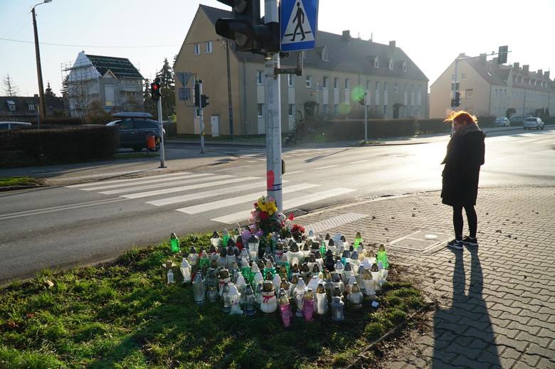 W Poznaniu na przejściach dla pieszych coraz częściej dochodzi do tragedii. Niedawno na ul. Opolskiej śmiertelnie potrącona została 8-letnia Maja. Z