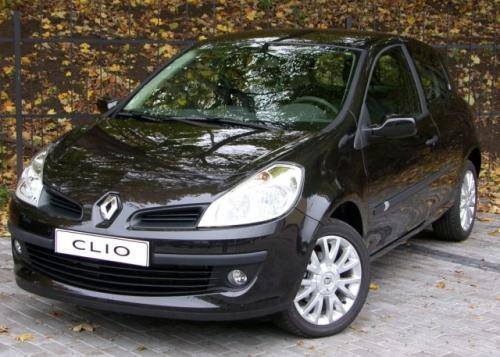 Fot. Jarosław Zgirski: Renault Clio i Peugeot 207 otrzymały notę pięciu gwiazdek EuroNCAP za ochronę pasażerów przy czołowym zderzeniu