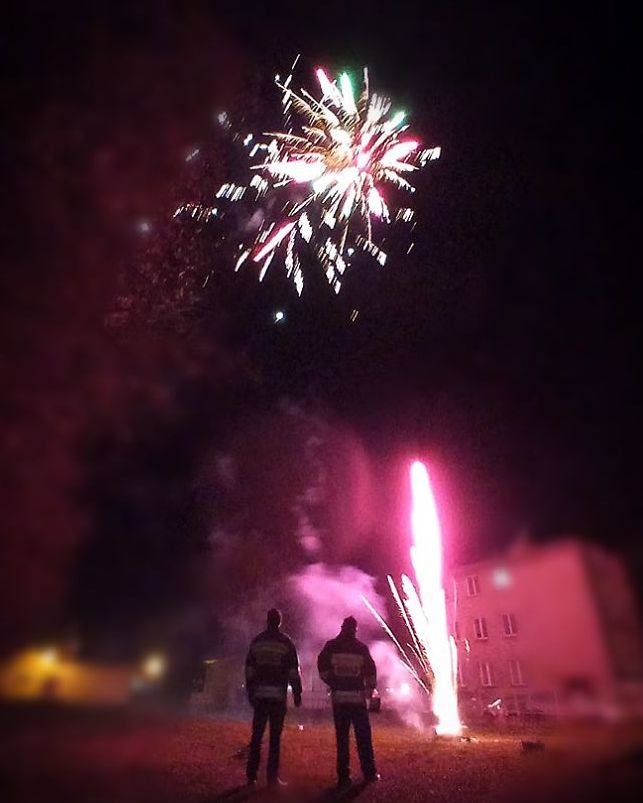 Taki pokaz noworocznych fajerwerków wykonali druhowie z Ochotniczej Straży Pożarnej w Belsku Dużym.