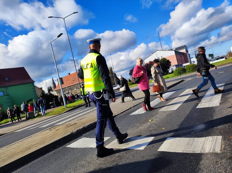 Policjanci z Żagania czuwają m.in. nad bezpieczeństwem pieszych