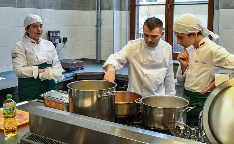 Uczniowie bydgoskiego gastronomika mają teraz do dyspozycji nowocześnie wyposażone warsztaty szkolne.