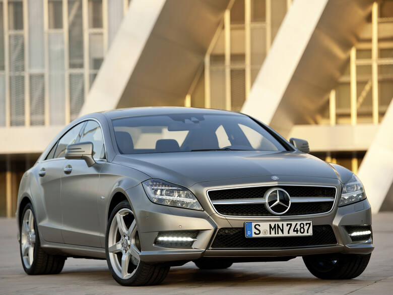 Top 5 sprzedaży nowych samochodów klasy luksusowej kupionych przez osoby prywatne i klientów biznesowych w 2013 roku.Ilość sprzedanych egzemplarzy: 165Średnia