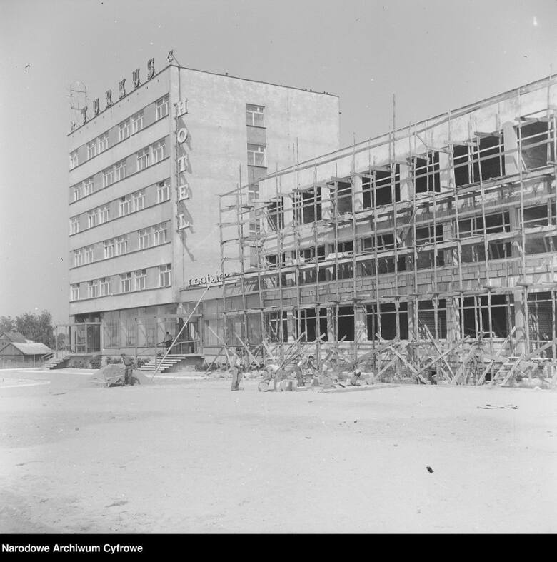Budowa hotelu "Turkus" przy ul. Zwycięstwa (1973/08)