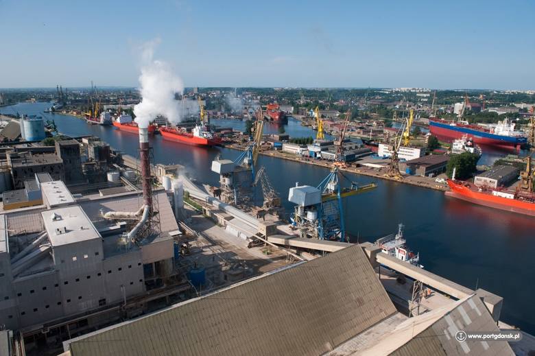 Gdański port dzięki inwestycjom własnym i operatorów terminali zwiększa przeładunki i przejmuje tranzyt towarów do tej pory obsługiwanych przez porty