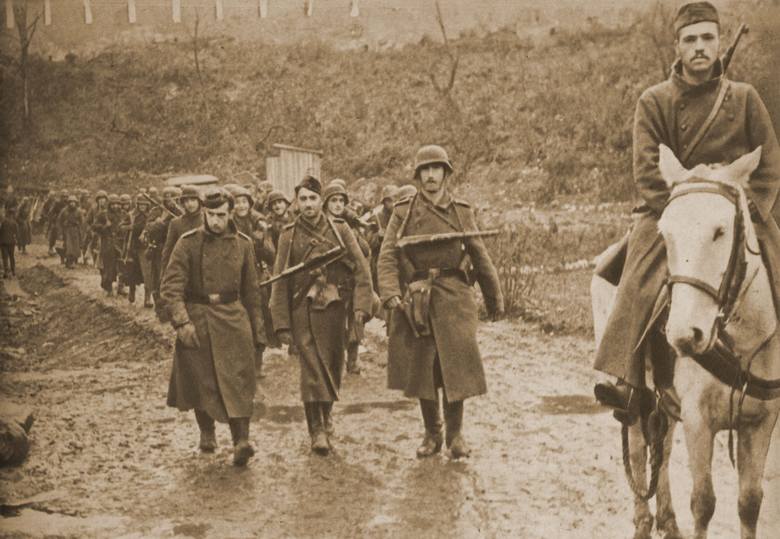 Kolumna żołnierzy Błękitnej Dywizji w 1942 r.