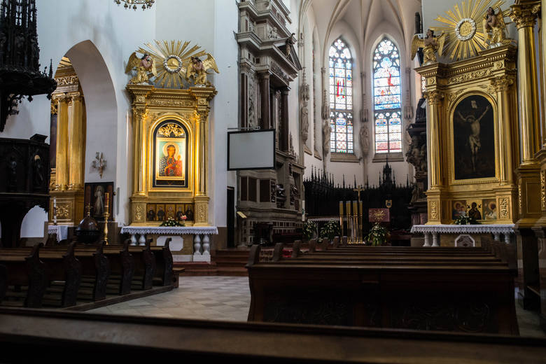  Bazylika katedralna pod wezwaniem Narodzenia Najświętszej Maryi Panny w Tarnowie zachwyca bogatymi zdobieniami i kilkusetletnią architekturą