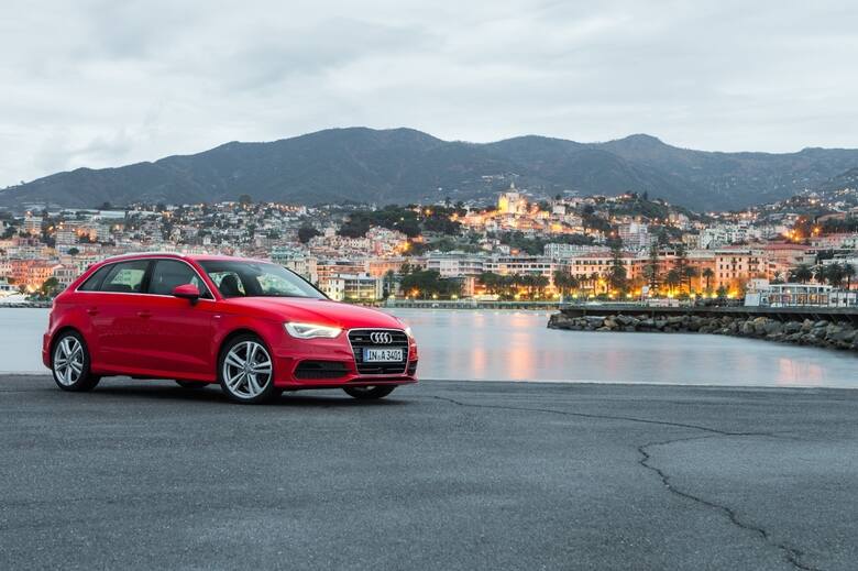 Audi A3 to bardzo popularny model na naszym rynku. Dla wielu to ciekawsza alternatywa dla Golfa, gwarantująca nieco więcej prestiżu w podobnej cenie,