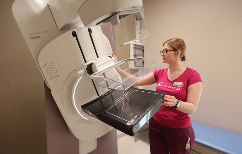 Bezpłatną mammografię można wykonać w mammobusie lub w pracowni stacjonarnej