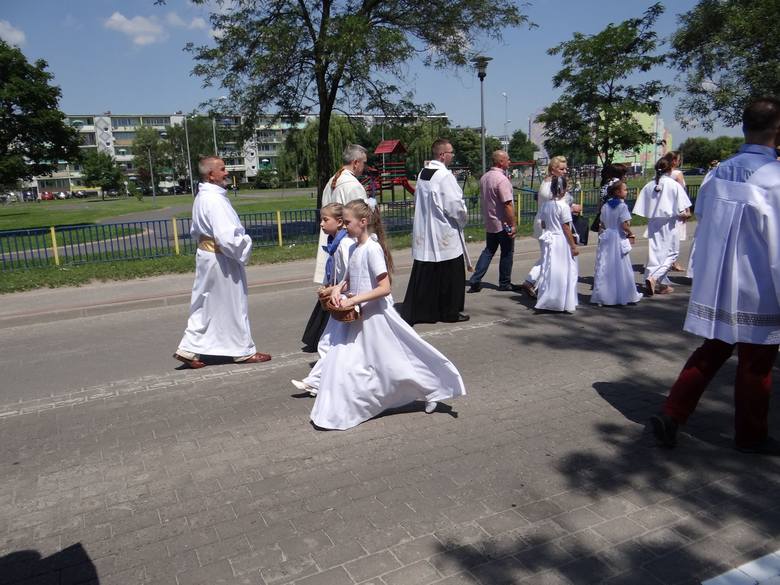 Boże Ciało 2018: mieszkańcy Skierniewic uczestniczyli w procesjach z okazji Święta Bożego Ciała [ZDJĘCIA]