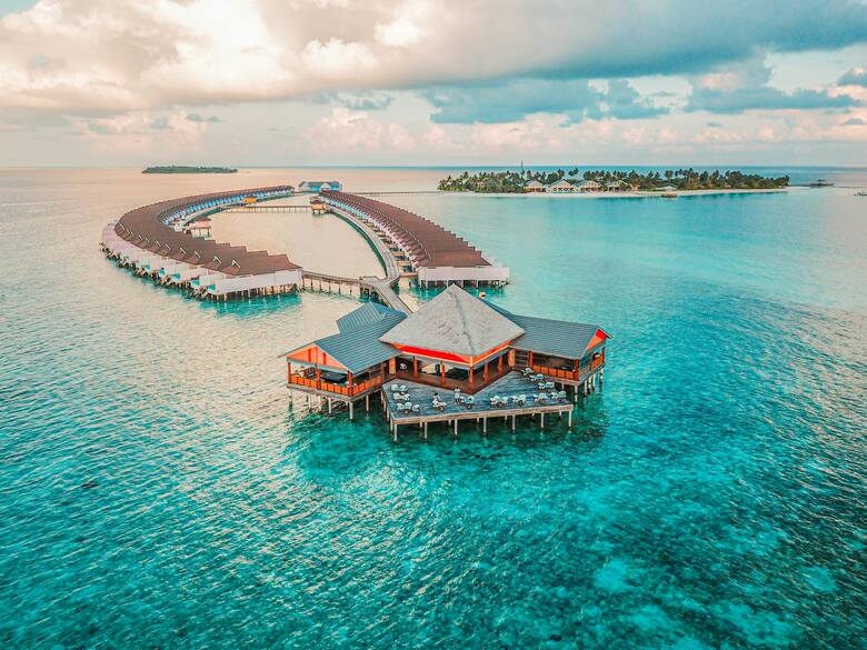 Widok na ośrodek wypoczynkowy na Malediwach
