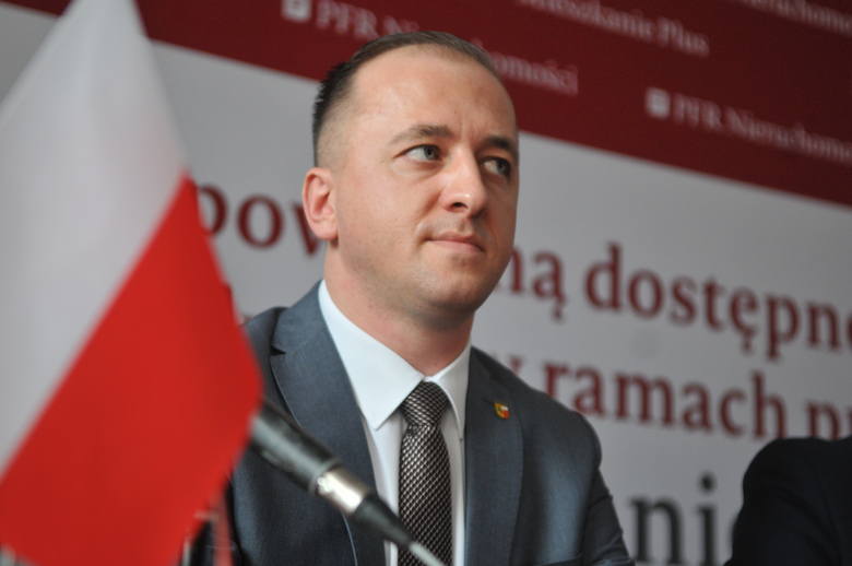 Burmistrz Witnicy Dariusz Jaworski uważa, że sprawa hejtu, za który został skazany Przemysław Jocz, jest jego prywatną sprawą. Włodarz Witnicy nie zamierza
