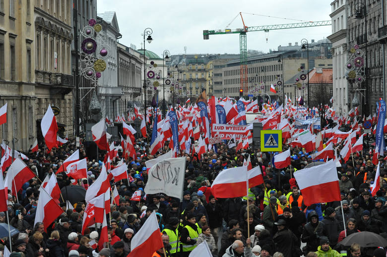Marsz Wolności i Solidarności organizowany przez PiS w Warszawie.