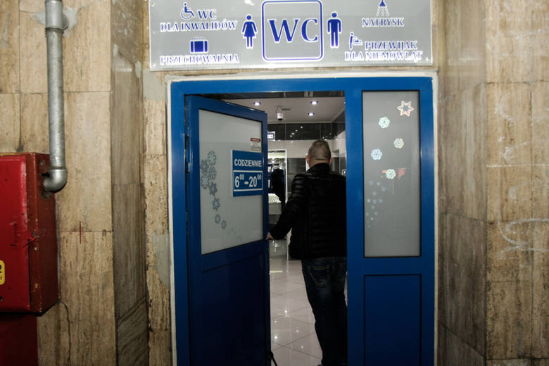 Toaleta przy dworcu PKS w Bydgoszczy.