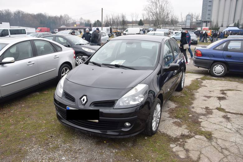Renault Clio - rok produkcji 2006, z silnikiem 1.6 benzyna, moc 110 KM, stan licznika 126 tys. km. Cena 12 600 zł