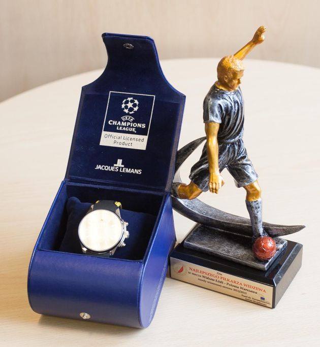 Statuetka i wyjątkowy zegarek czekają na najlepszego piłkarza Widzewa