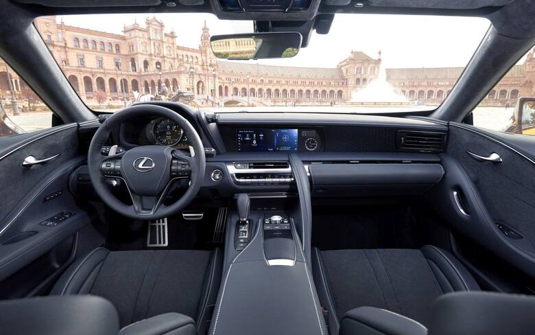 Lexus LC Konstrukcję Lexusa LC oparto na nowej platformie GA-L (Global Architecture – Luxury), zapewniającej zwiększenie sztywności i bezpieczeństwa