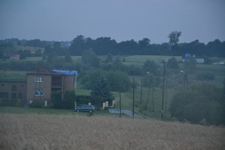 Trąba powietrzna przeszła nad Rybnikiem i powiatem. Największe zniszczenia są w Gaszowicach