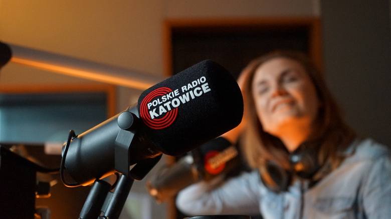 Redaktor Katarzyna Kapusta  wspólnie z Bartkiem Gruchlikiem poprowadziła poranną audycję Radia Katowice